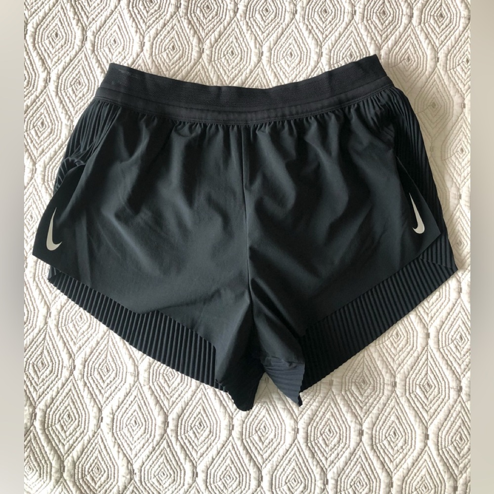 ❌ Sold - Nike AeroSwift black lined mid-rise line 3” running shorts Large